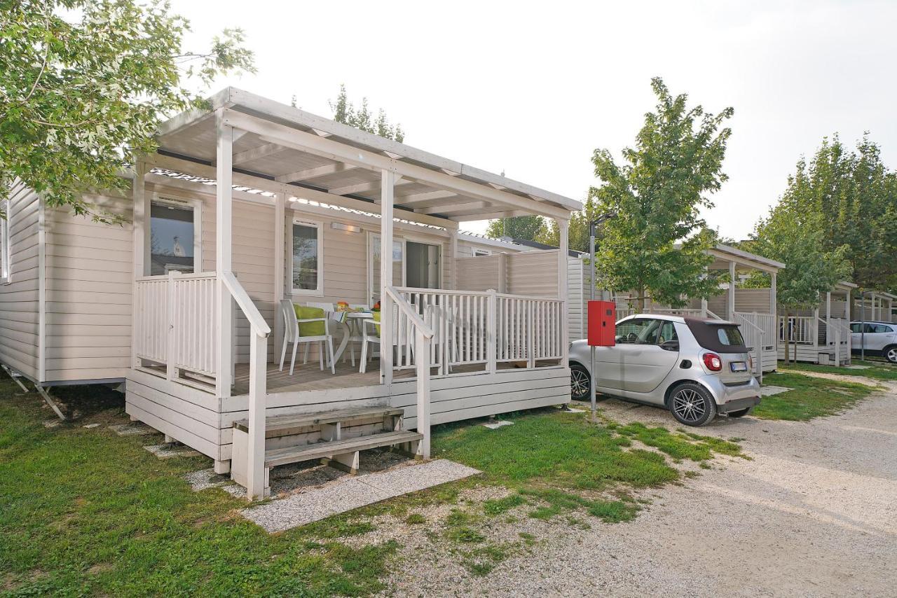 Butterfly Camping Village Пескиера дел Гарда Екстериор снимка