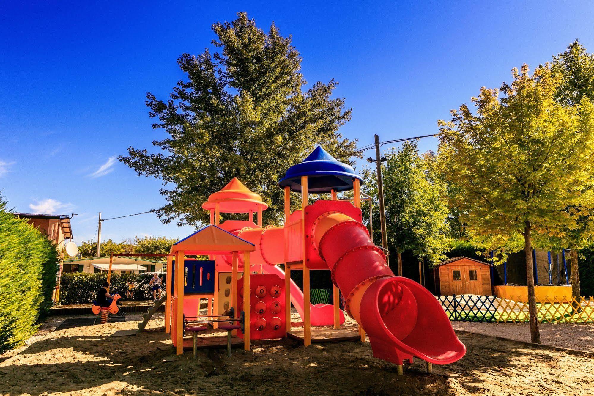 Butterfly Camping Village Пескиера дел Гарда Екстериор снимка